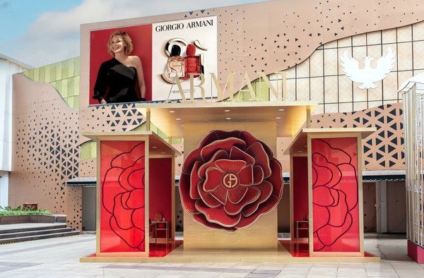 Armani reportedly considers selling 15% stake to L’Oréal, LVMH and EssilorLuxottica