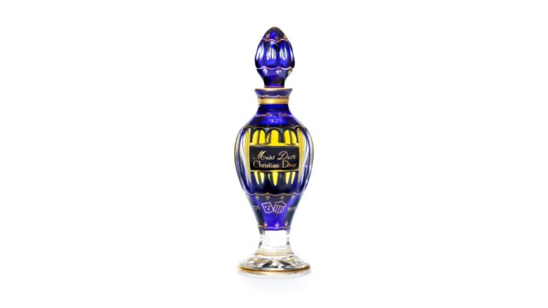 Miss Dior Celebrates U.S. Bicentennial With Miss Dior Bottle