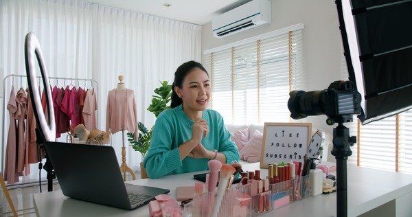 YouTube Partners with Amazon to Expand Shopping Platform